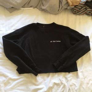 black ‘uh huh honey’ cropped sweater